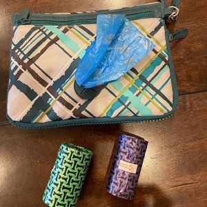 Thirty-One Perfect Pet Wristlet in Sea Plaid